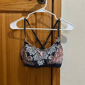 Women’s medium bikini top